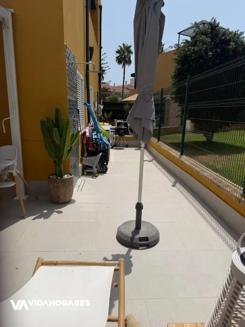 Terrassa de Casa o xalet en venda en Rota amb Aire condicionat, Terrassa i Piscina