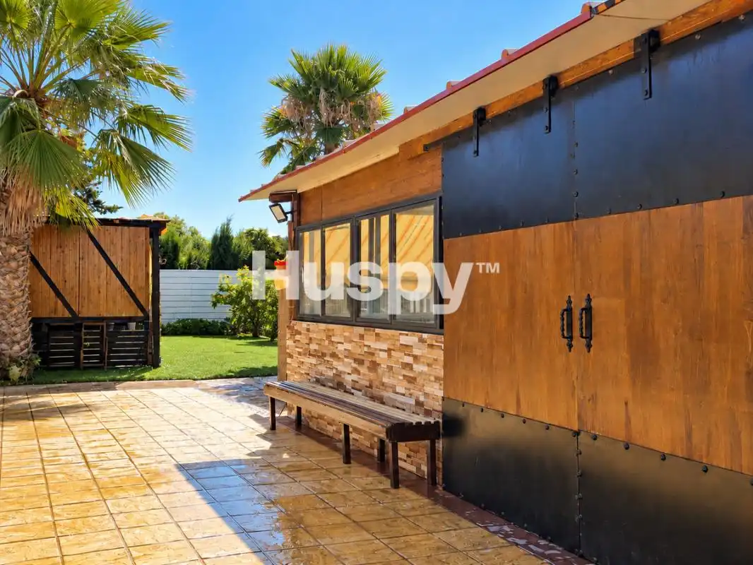 Vista exterior de Casa o chalet en venta en La Hacienda - Nueva Andalucía