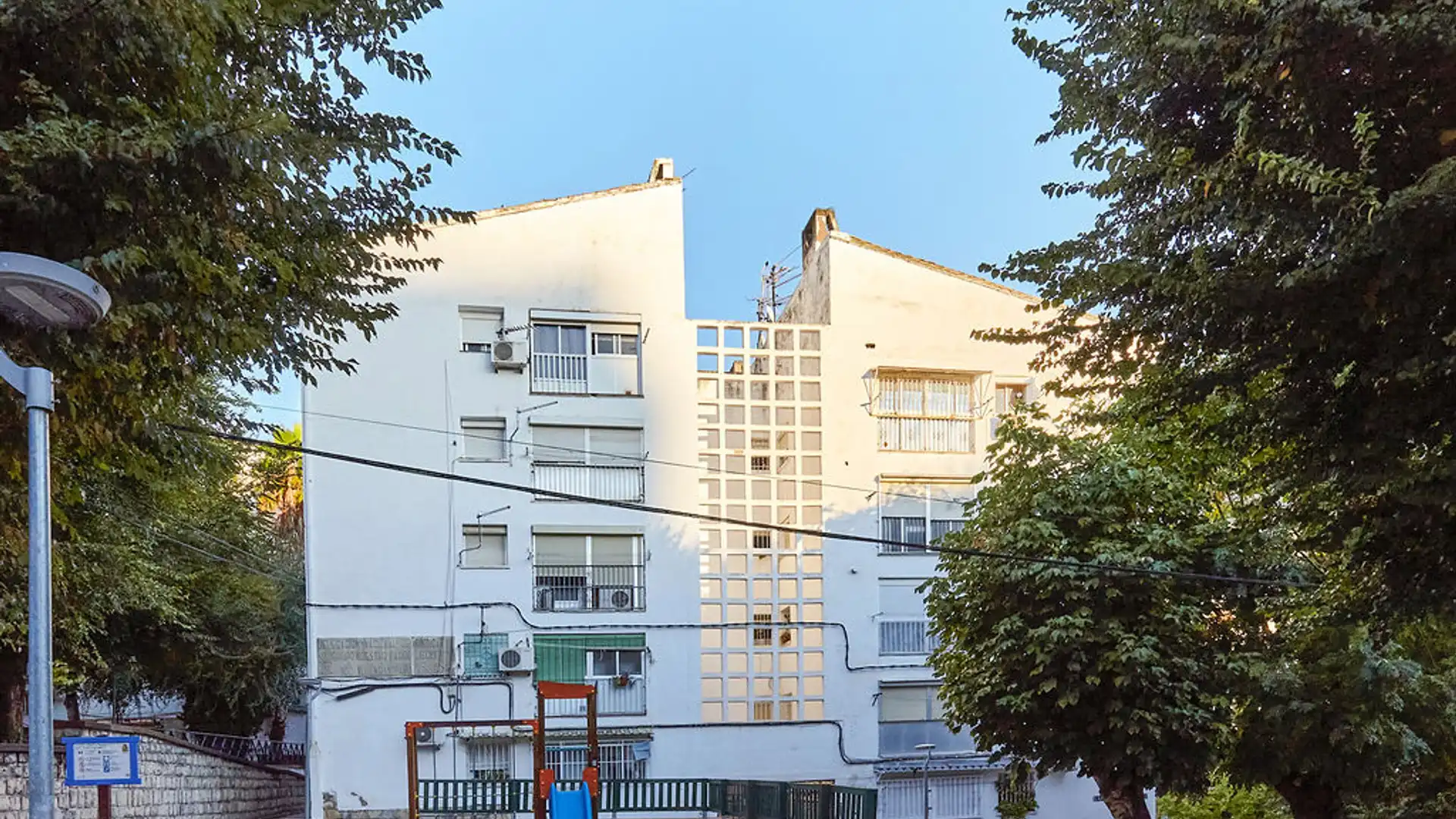 Vista exterior de Piso en venta en  Jaén Capital