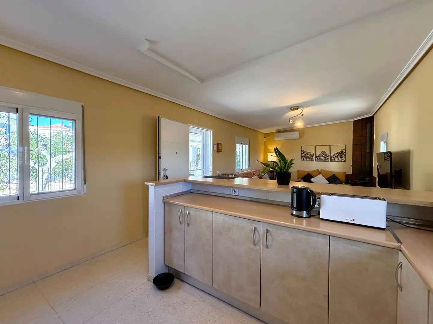 Cocina de Casa o chalet en venta en Alicante / Alacant con Aire acondicionado, Jardín privado y Trastero