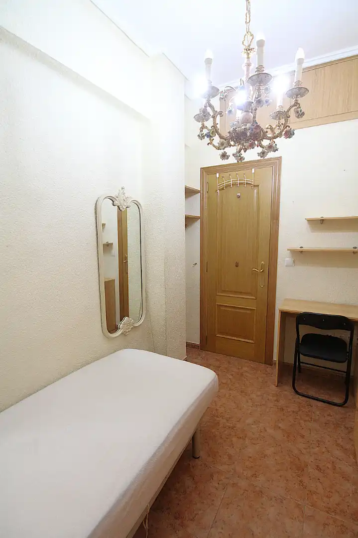 Habitación de Piso de alquiler en Valencia con Aire acondicionado, Terraza y Amueblado