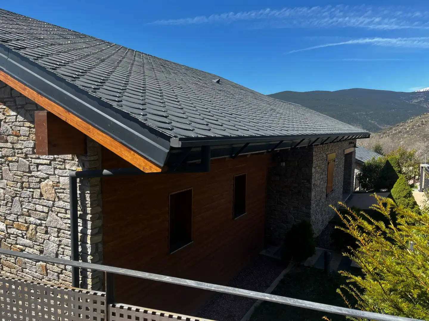 Casa amb terrassa en venda a Enveitg, imagen 3