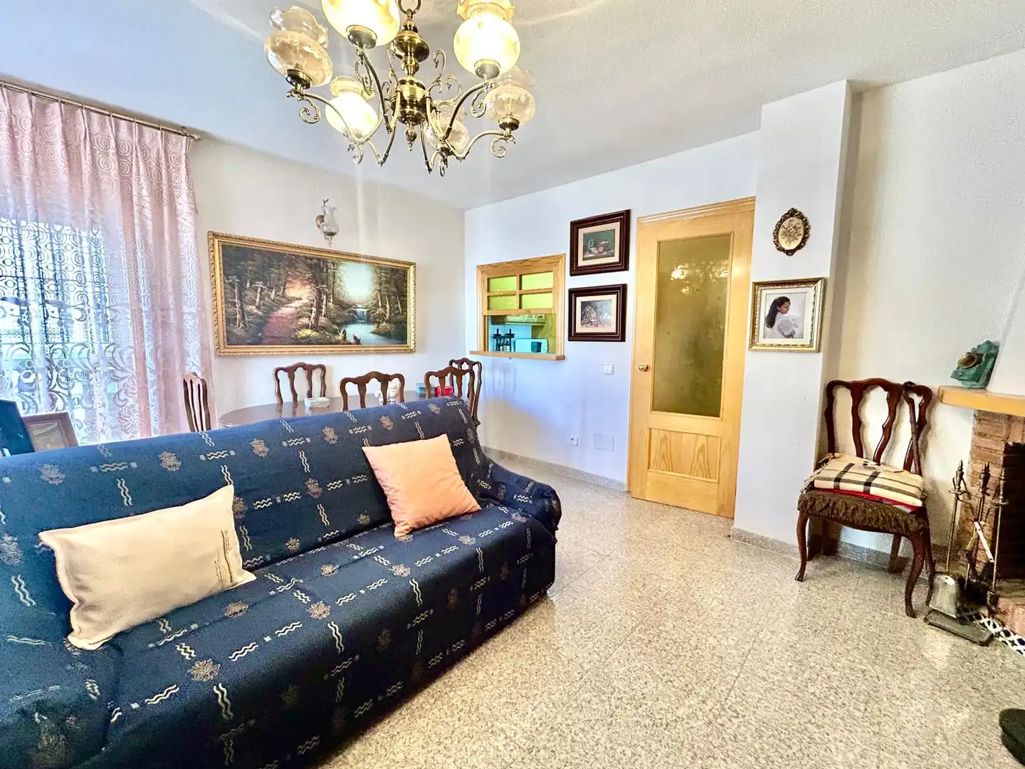 Sala de estar de Casa adosada en venta en Paterna del Río con Calefacción, Terraza y Trastero