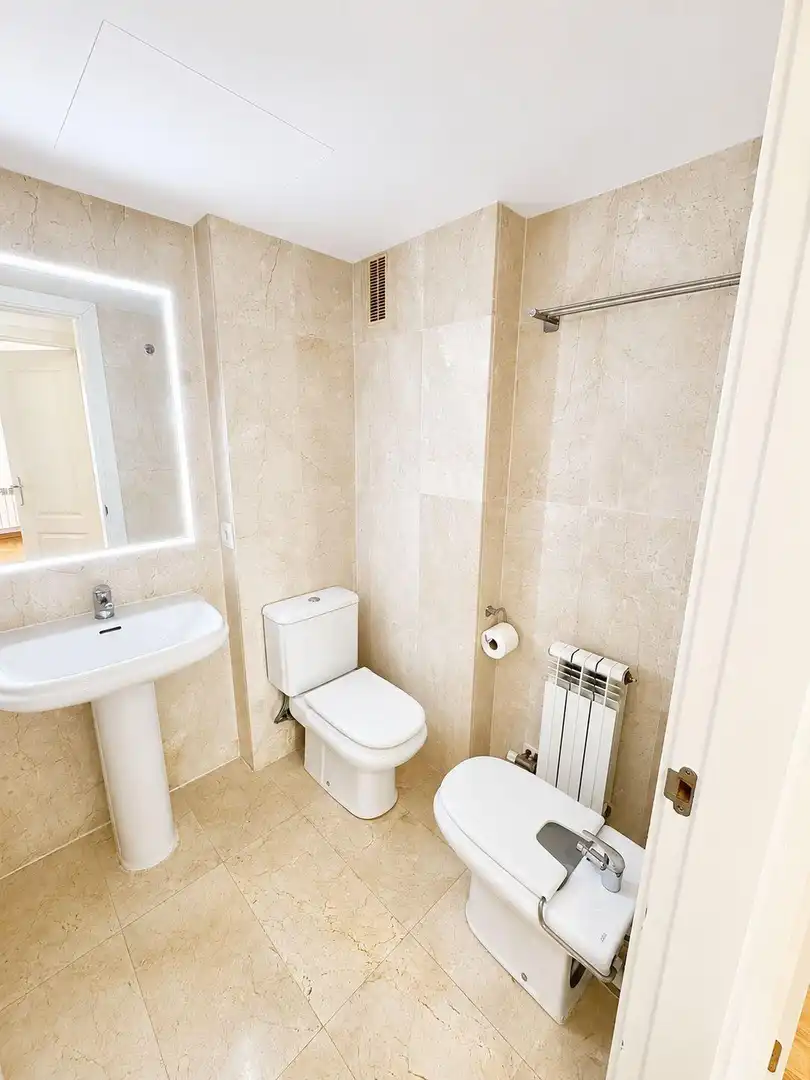 Baño de Piso de alquiler en  Palma de Mallorca con Aire acondicionado, Calefacción y Parquet