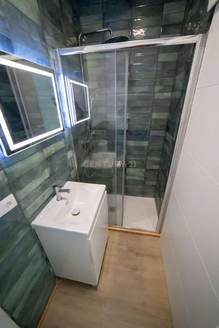 Badezimmer von Wohnungen zum Verkauf in Sevilla mit Klimaanlage