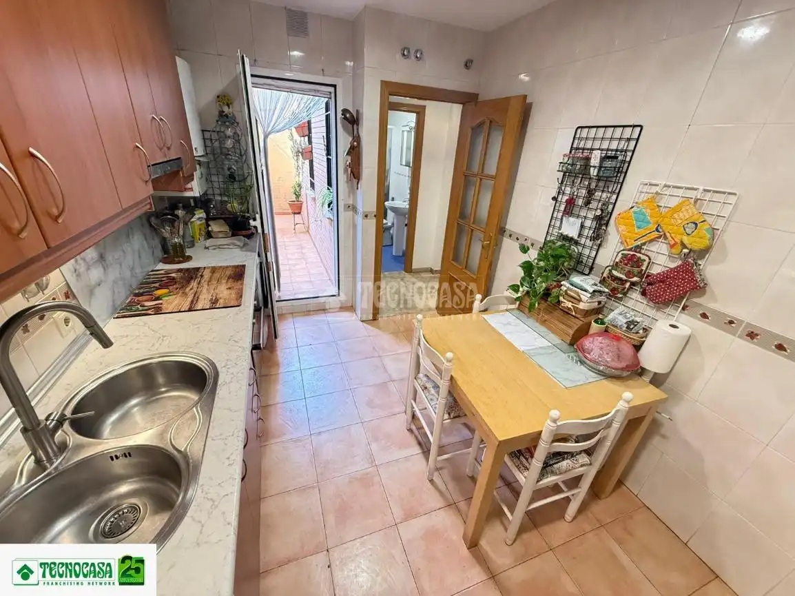 Kitchen of Flat for sale in Ciudad Real  with Air Conditioner and Heating