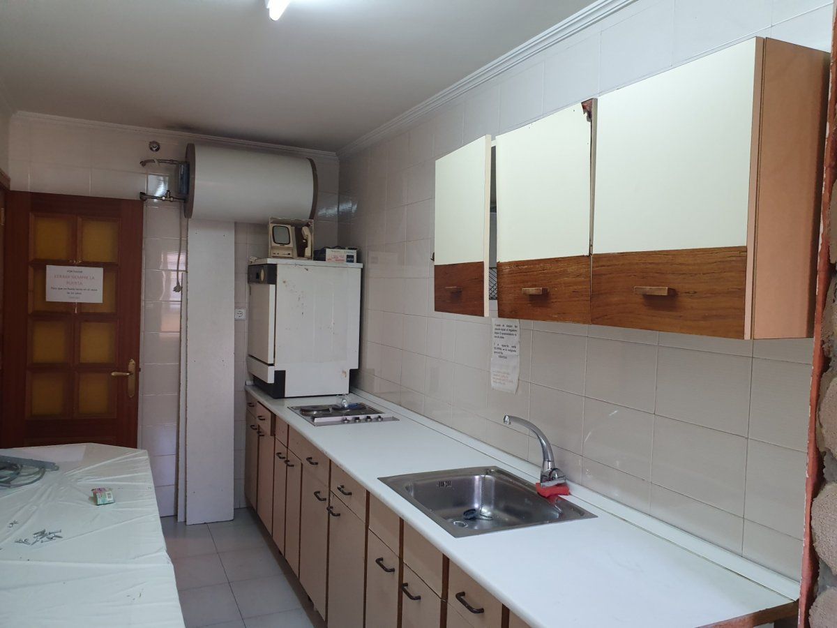 Piso en venta en Calle ZAPICO, Centro