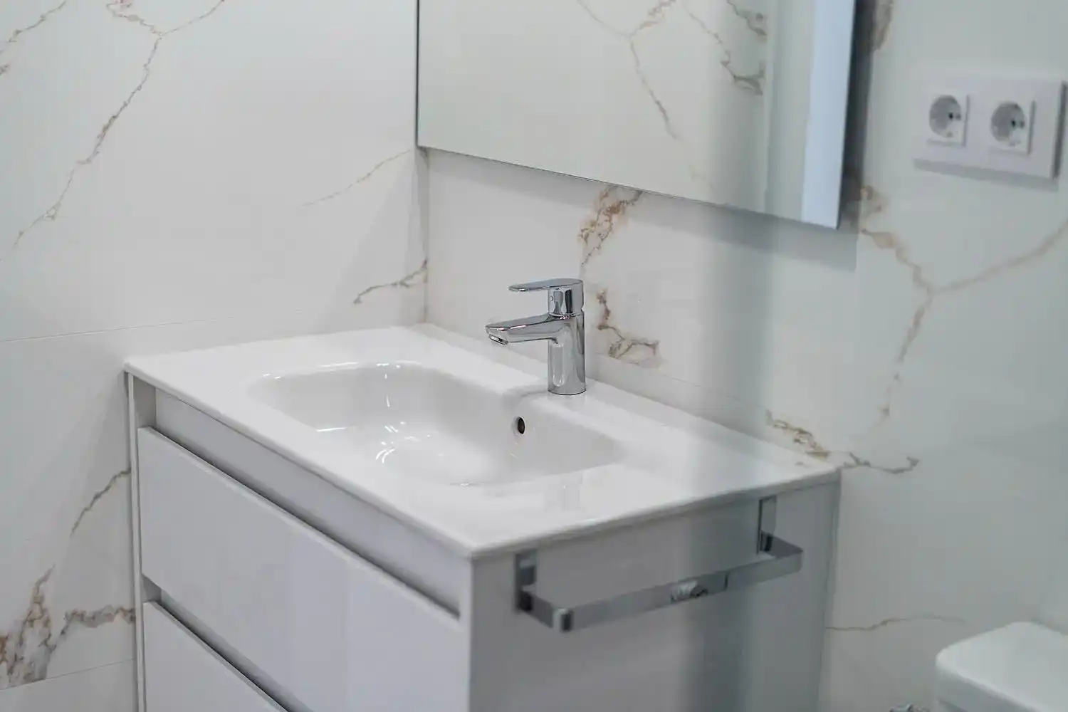 Badezimmer von Wohnung zur Miete in  Zaragoza Capital mit Klimaanlage und Balkon
