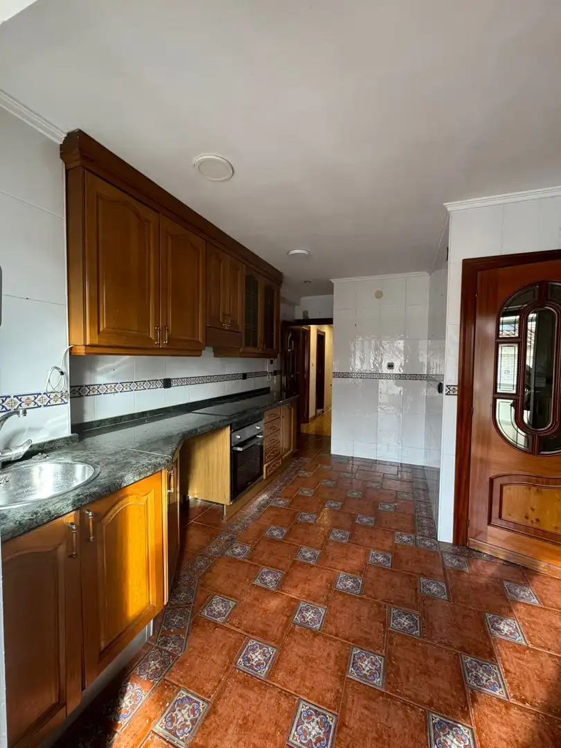 Kitchen of Flat for rent in Gijón   with Heating and Parquet flooring