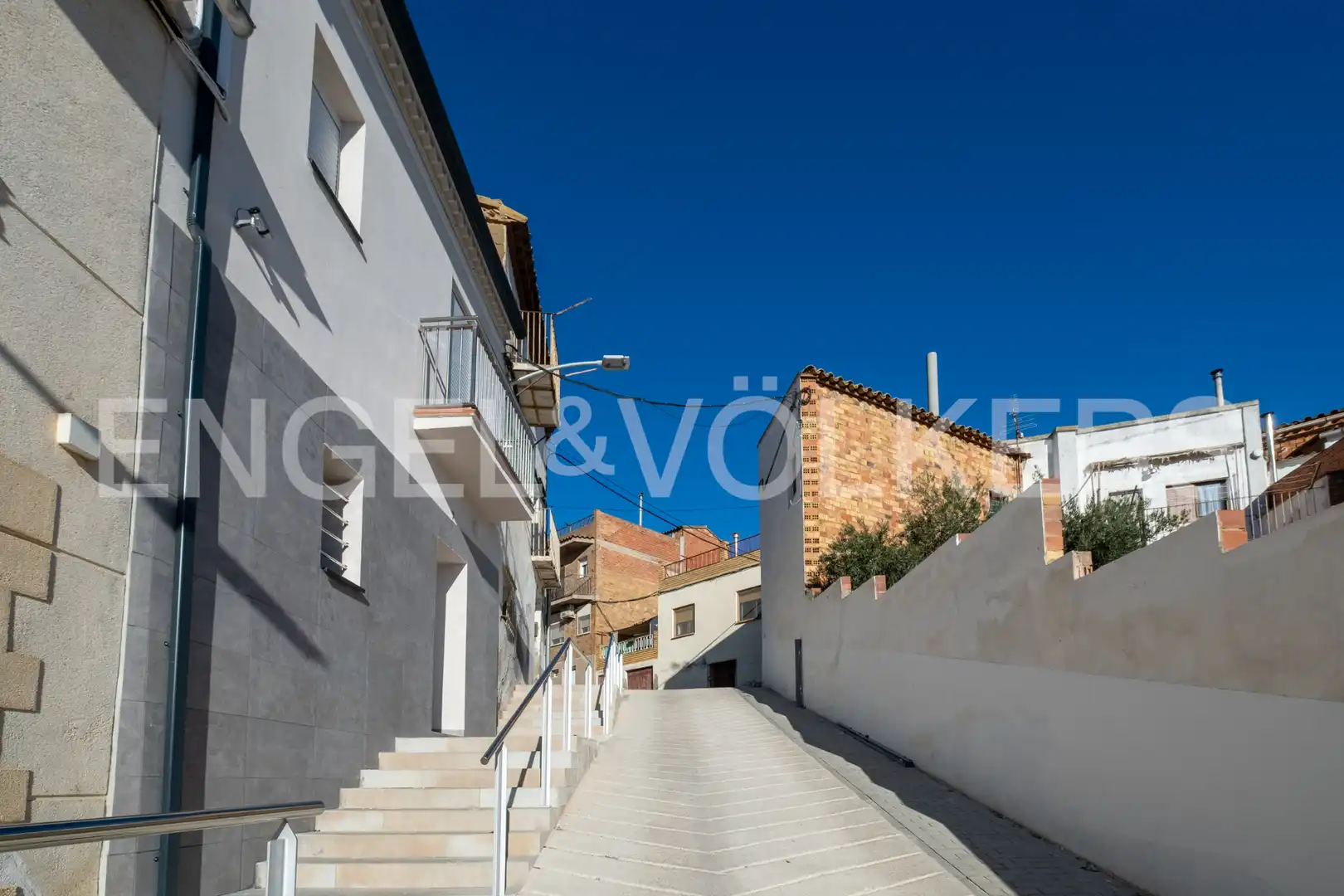 Vista exterior de Casa o xalet en venda en Alpicat amb Aire condicionat, Calefacció i Terrassa