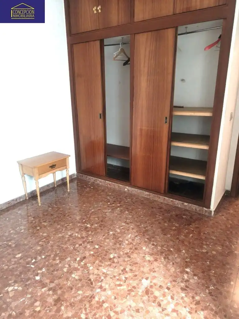 Schlafzimmer von Wohnung zum Verkauf in Córdoba mit Terrasse und Balkon