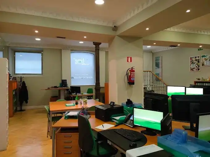 Local de lloguer en Madrid amb Aire condicionat, Parquet i Moblat
