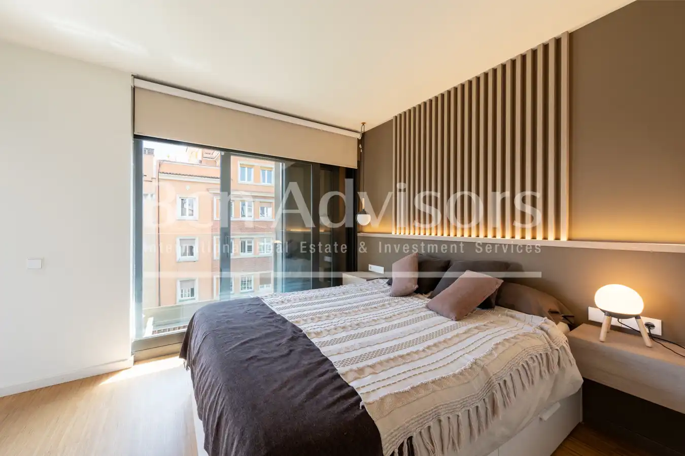 Schlafzimmer von Dachboden zum Verkauf in Barcelona mit Klimaanlage, Heizung und Parkett
