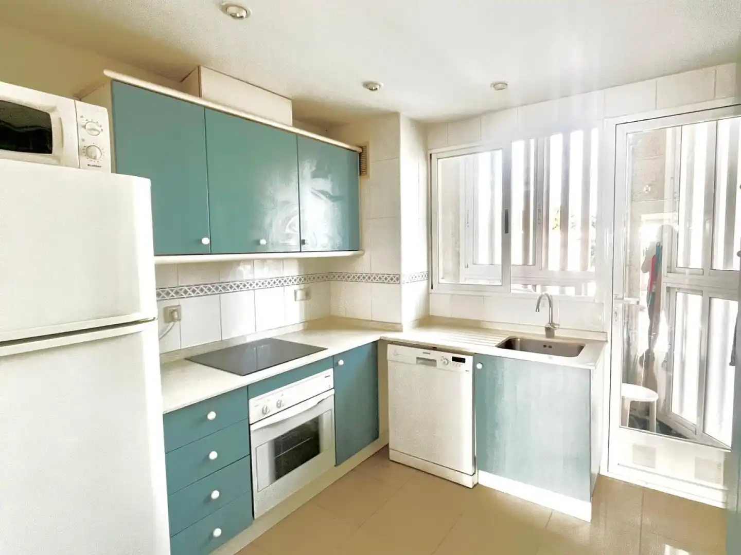 Flat with pool to rent in Playa Muchavista, imagen 4