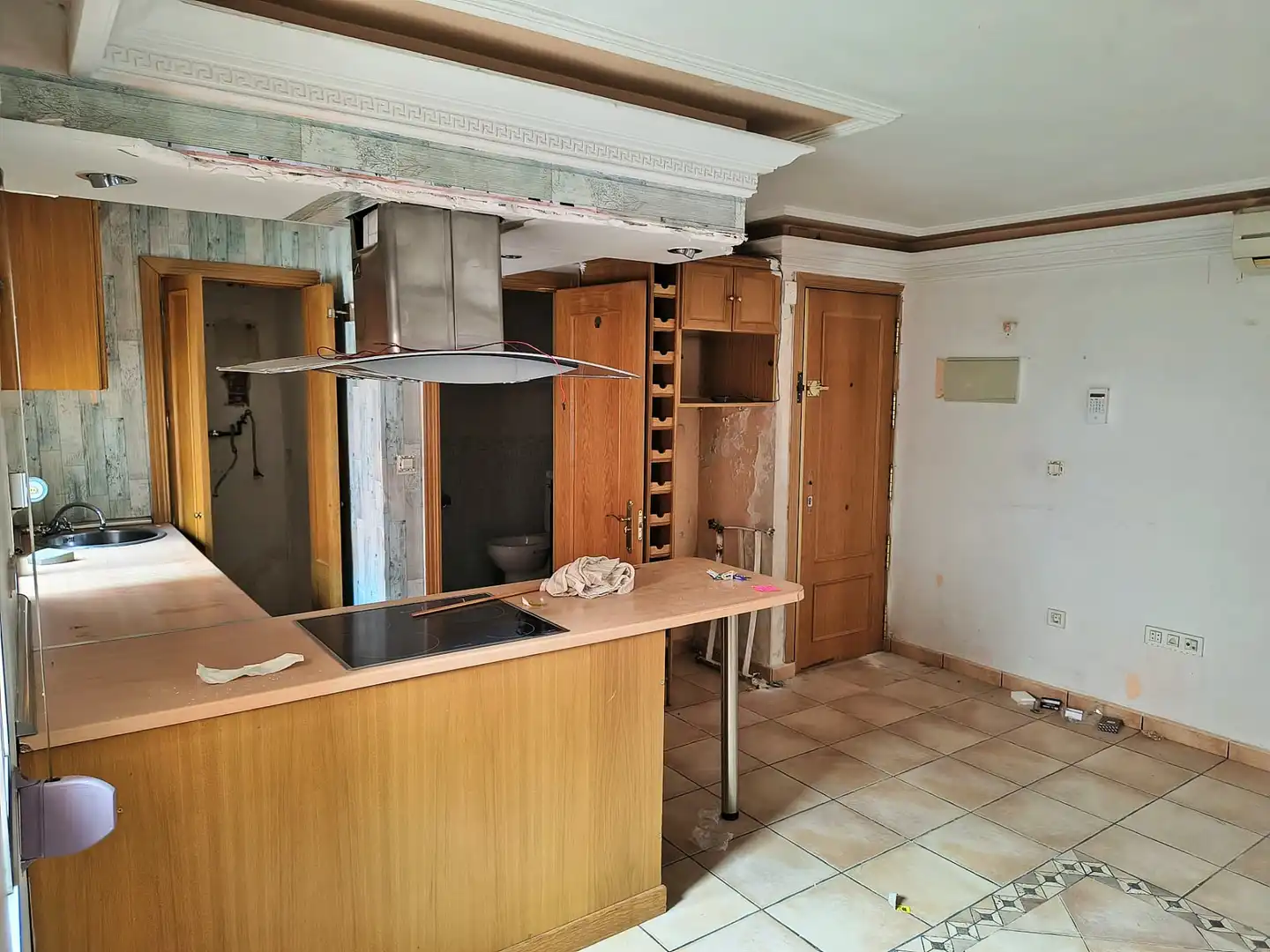 Cuina de Apartament en venda en Aranjuez amb TV