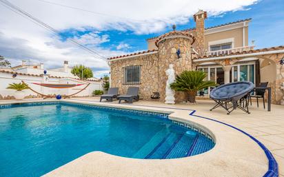 Piscina de Casa o xalet en venda en Empuriabrava amb Terrassa i Piscina