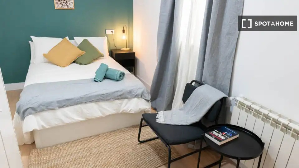 Room in Embajadores - Lavapiés