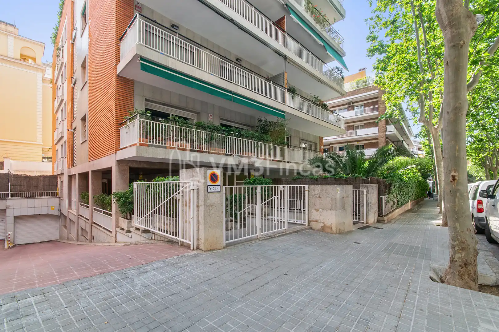Außenansicht von Wohnung zur Miete in Barcelona mit Klimaanlage, Heizung und Parkett