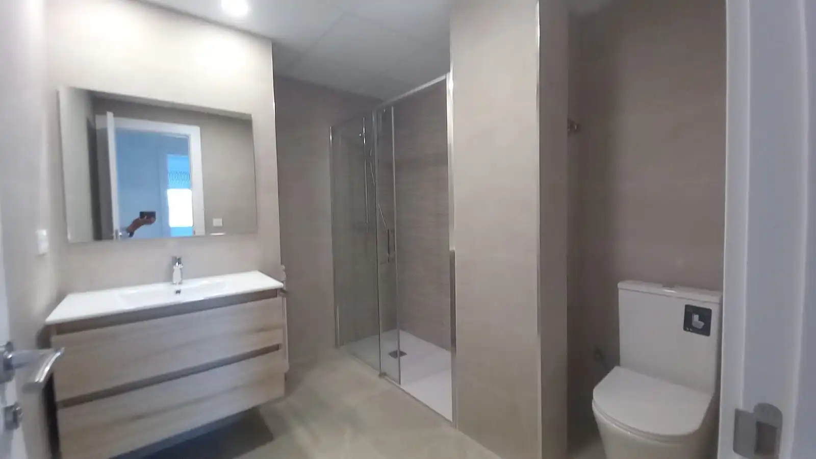 Baño de Piso de alquiler en Zaragoza con Aire acondicionado, Calefacción y Parquet