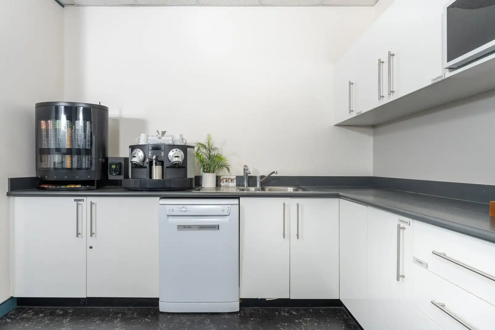 Kitchen of Office for rent in Vigo   with Air Conditioner, Heating and Furnished