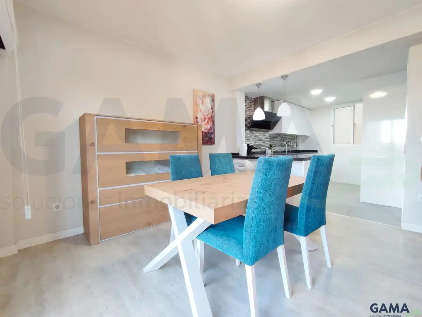 Menjador de Apartament de lloguer en Alzira amb Aire condicionat i Moblat