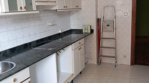 Foto 3 de Piso en venta en Calle Poeta José Luis Hidalgo, El Parque - Zapatón, Torrelavega
