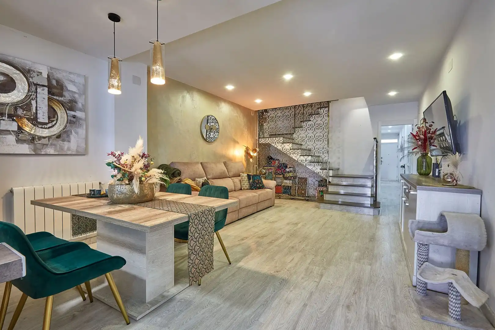 Sala de estar de Casa adosada en venta en Terrassa con Aire acondicionado, Calefacción y Parquet