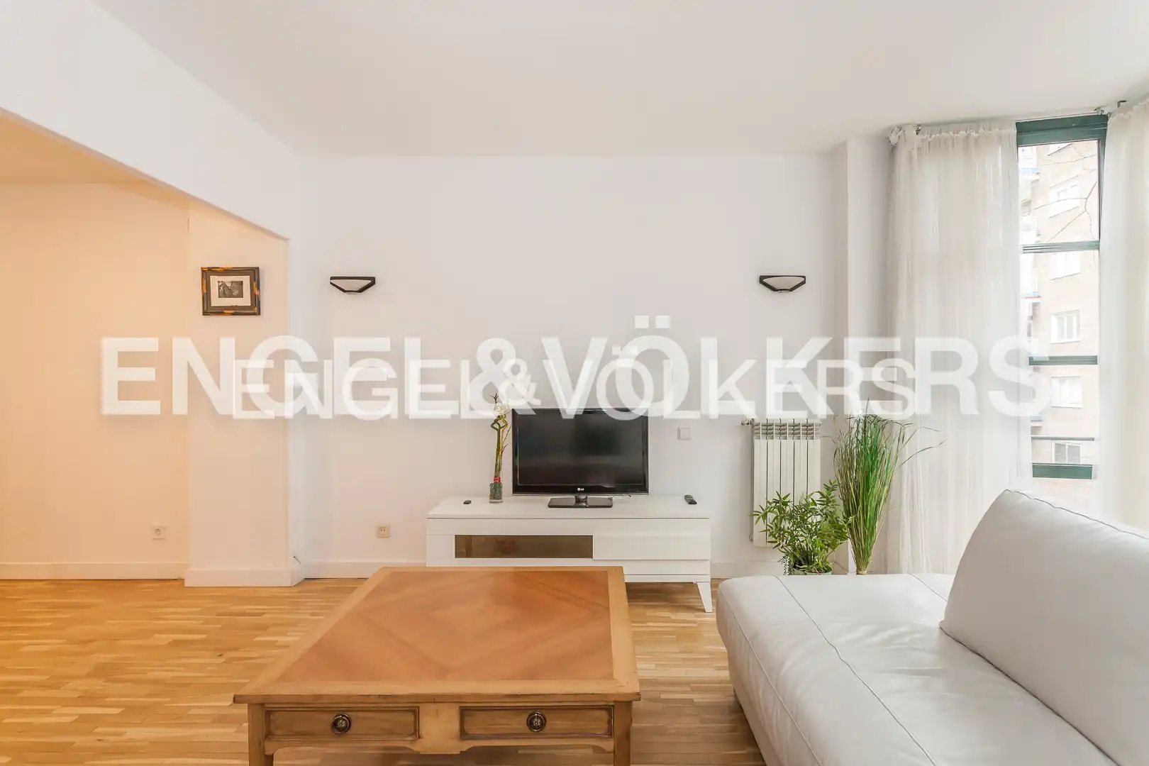Living room of Flat for sale in Madrid  with Air Conditioner, Heating and Private garden