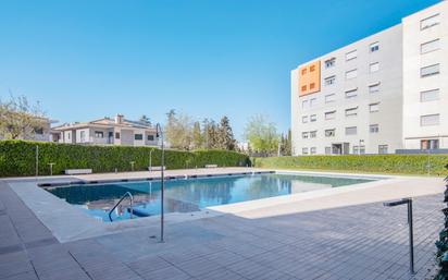 Piscina de Planta baixa en venda en Alhendín amb Jardí privat, Traster i Piscina comunitària