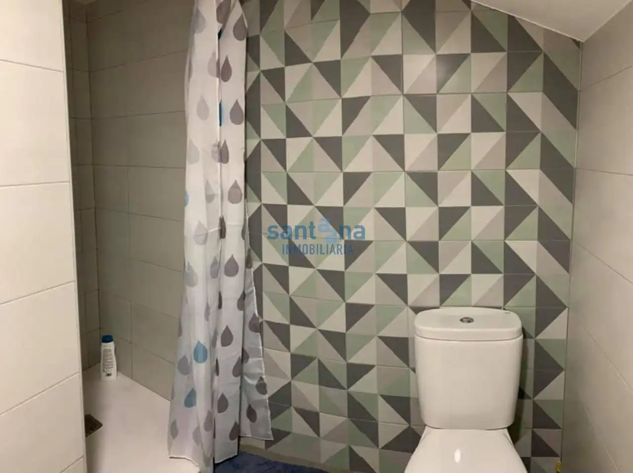 Baño de Finca rústica de alquiler en Villaturiel con Calefacción, Jardín privado y Terraza
