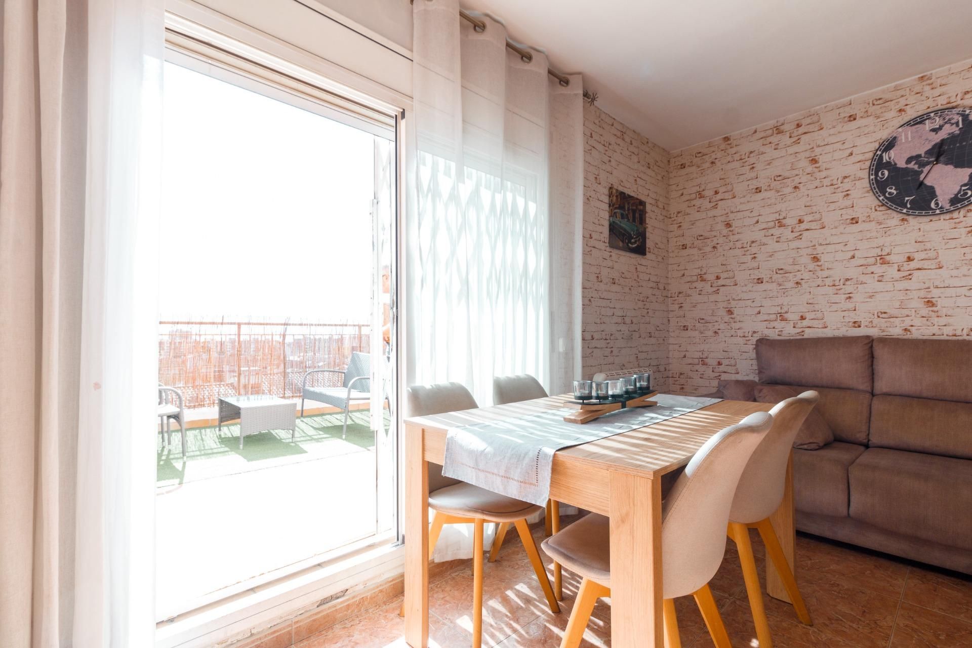 Dormitori de Àtic en venda en Viladecans amb Aire condicionat, Terrassa i Traster