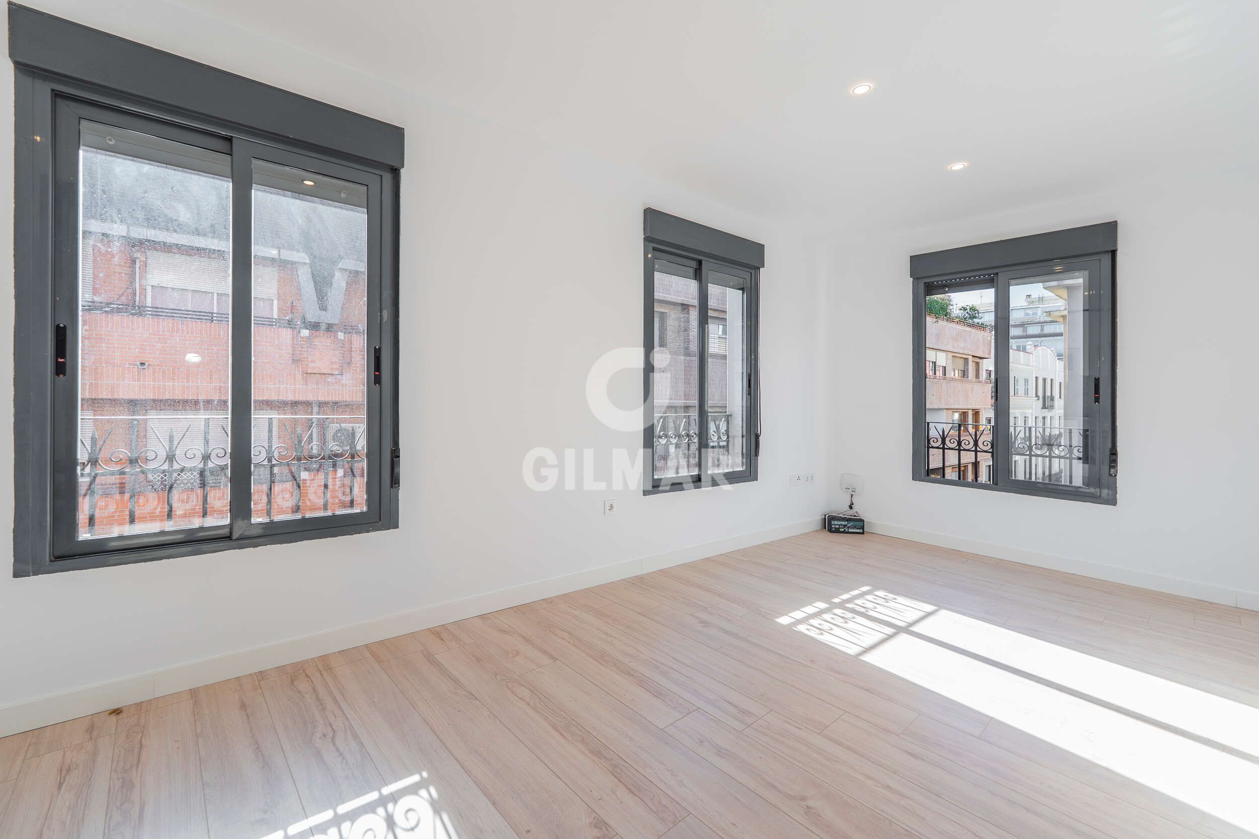 Bedroom of Apartment for sale in  Madrid Capital  with Heating