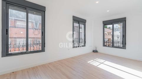 Foto 2 de Apartamento en venta en Fuente del Berro, Madrid