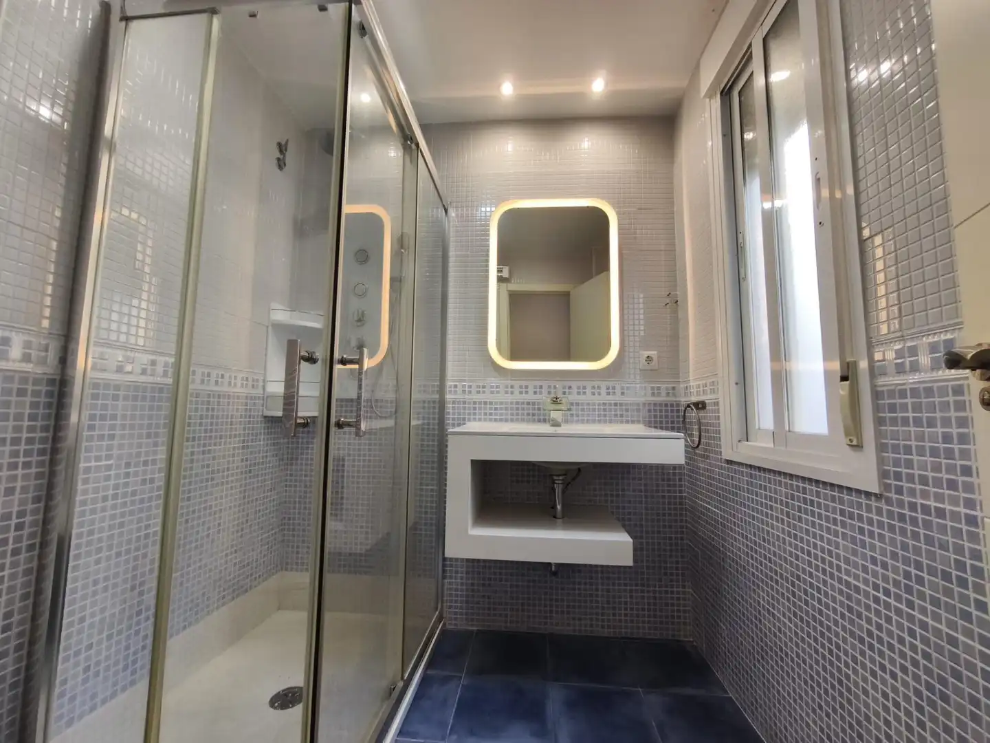Bathroom of Duplexes for sale in El Carpio  with Air Conditioner, Heating and Terrace