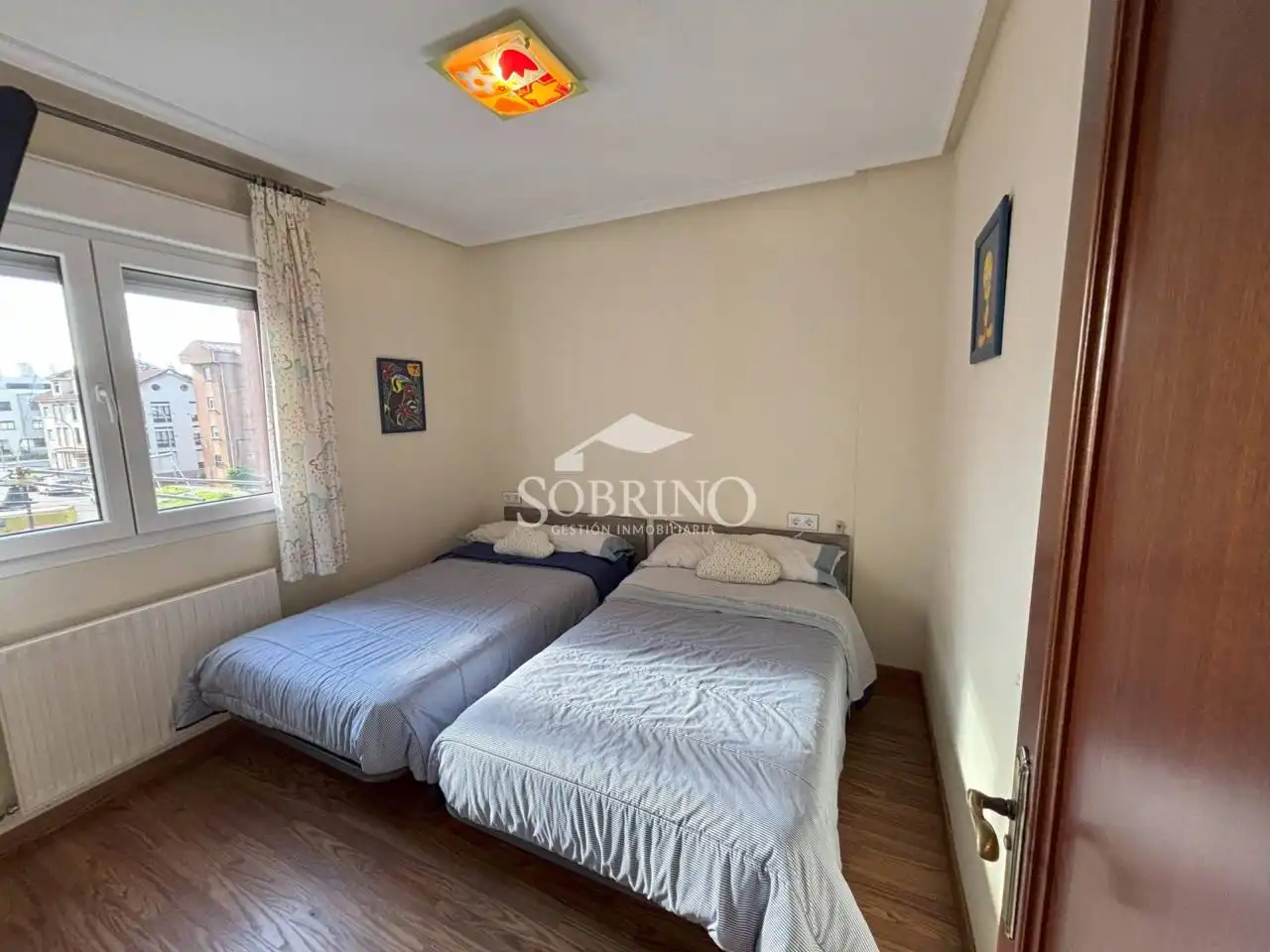 Schlafzimmer von Wohnungen zum Verkauf in Llanes mit Heizung