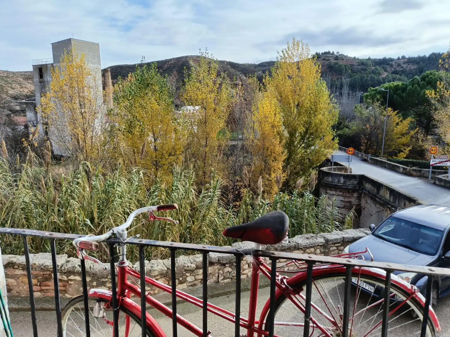 Vista exterior de Finca rústica en venda en Villanueva de Huerva amb Balcó
