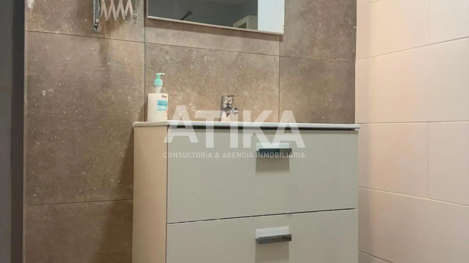 Bathroom of Flat for rent in Ontinyent  with Air Conditioner, Heating and Furnished