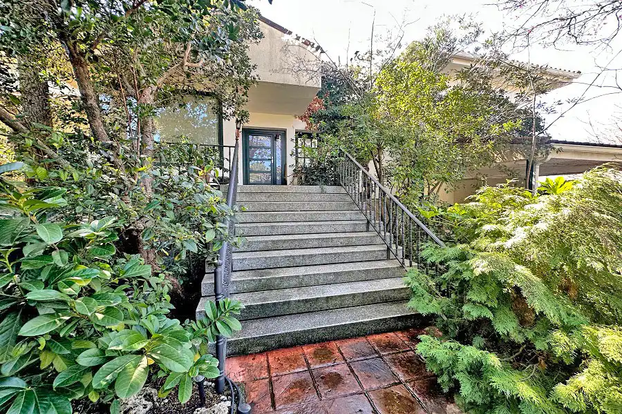 Exterior view of Houses for sale in Hoyo de Manzanares  with Air Conditioner, Heating and Private garden