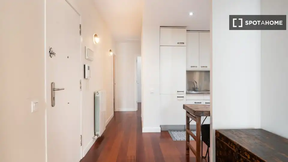 Habitació a Sant Pere, Sta. Caterina i la Ribera