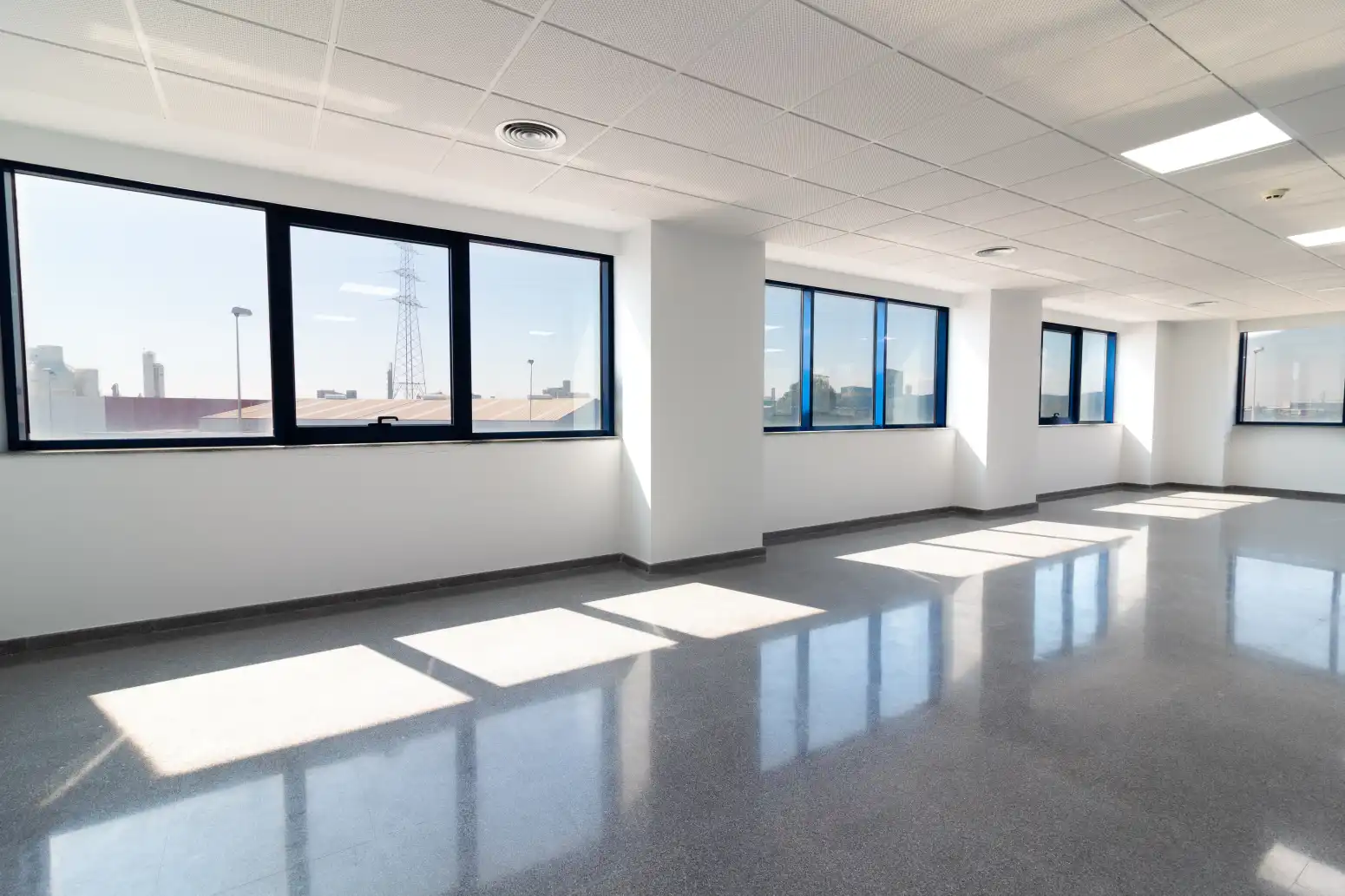 Büro zur Miete in Puerto de Sagunto - AV PUERTO POL.IND.INGRUINS, Avenida de Abril - 9 de Octubre