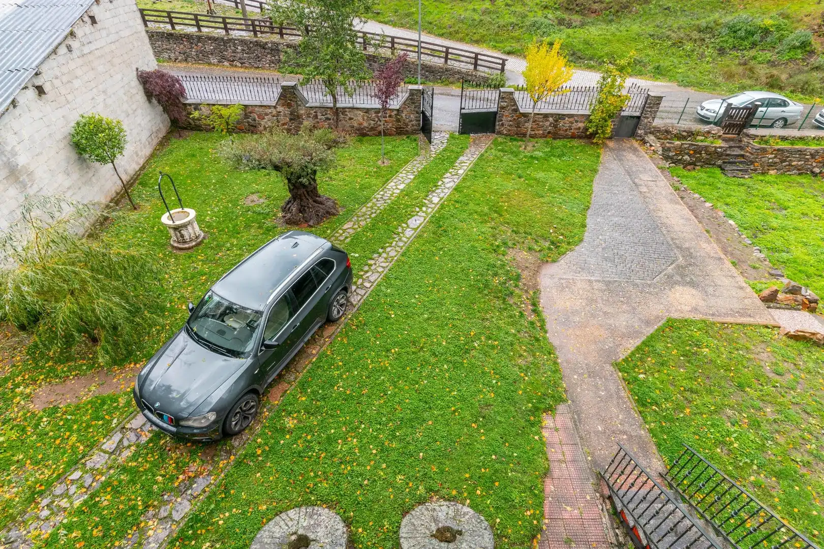Parking de Casa o chalet en venta en Cabrillanes con Calefacción, Jardín privado y Terraza