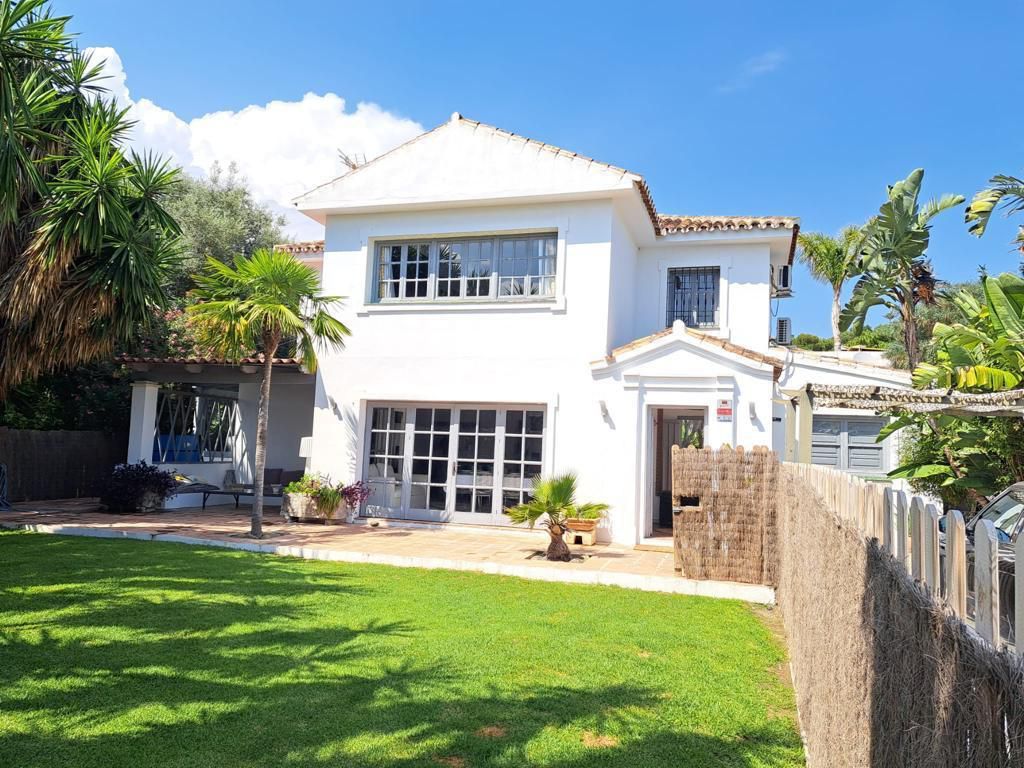 Jardí de Casa o xalet de lloguer en Estepona amb Terrassa