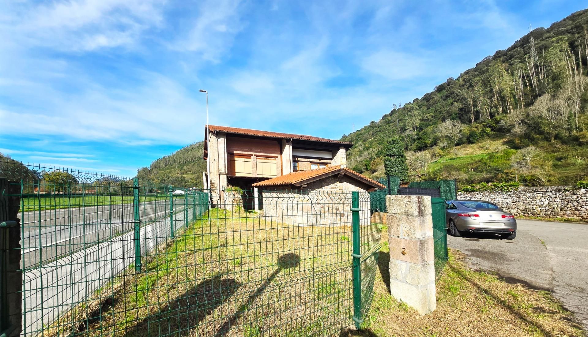 Haus oder Chalet zum verkauf in Barrio TRECEÑO-PLAZA
