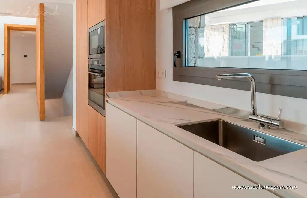 Chalet con piscina en venta en Golf Bahía, imagen 5