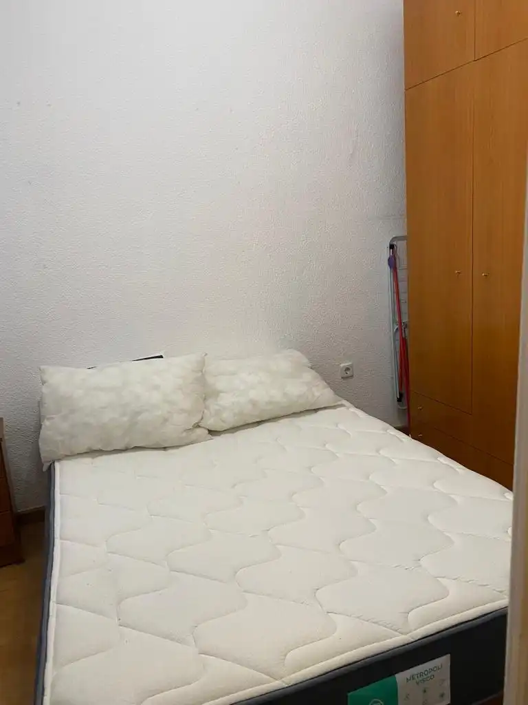 Habitación de Apartamento de alquiler en Madrid con Amueblado