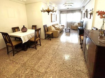 Piso con balcón en alquiler en Ronda Norte 25