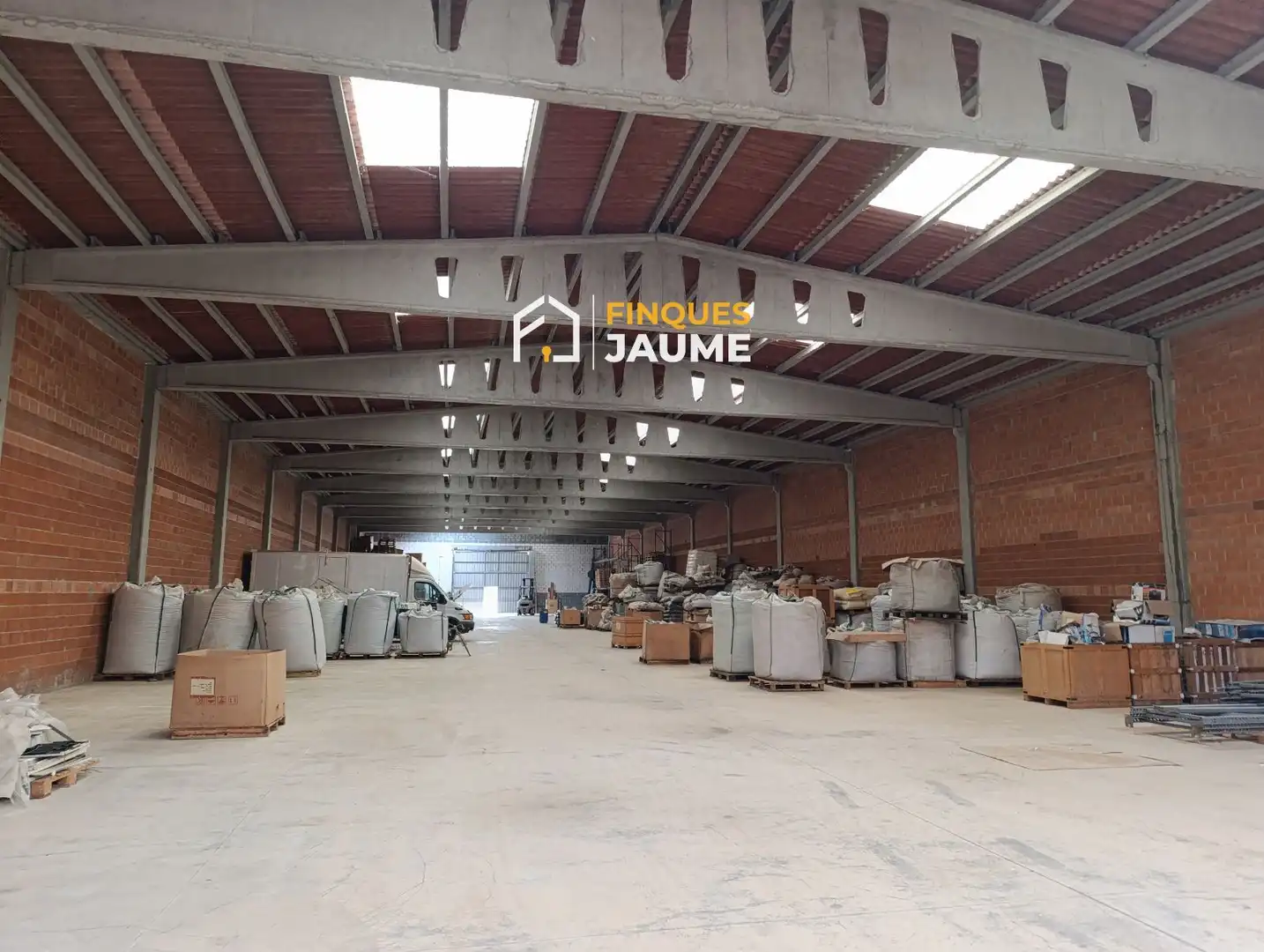 Industrial buildings for sale in LV-3024, Preixens
