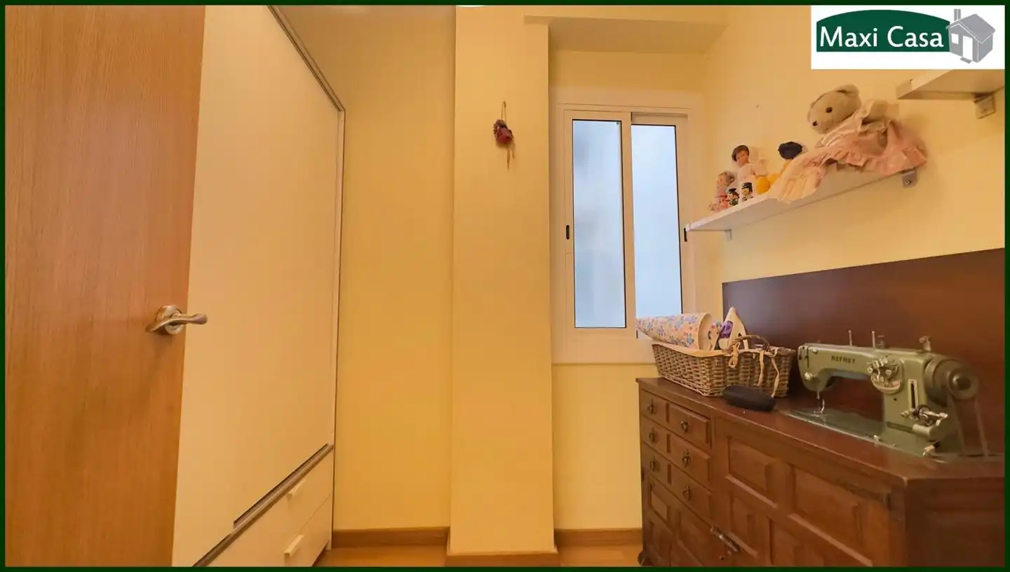 Bedroom of Flat for sale in Barcelona  with Heating, Parquet flooring and Terrace