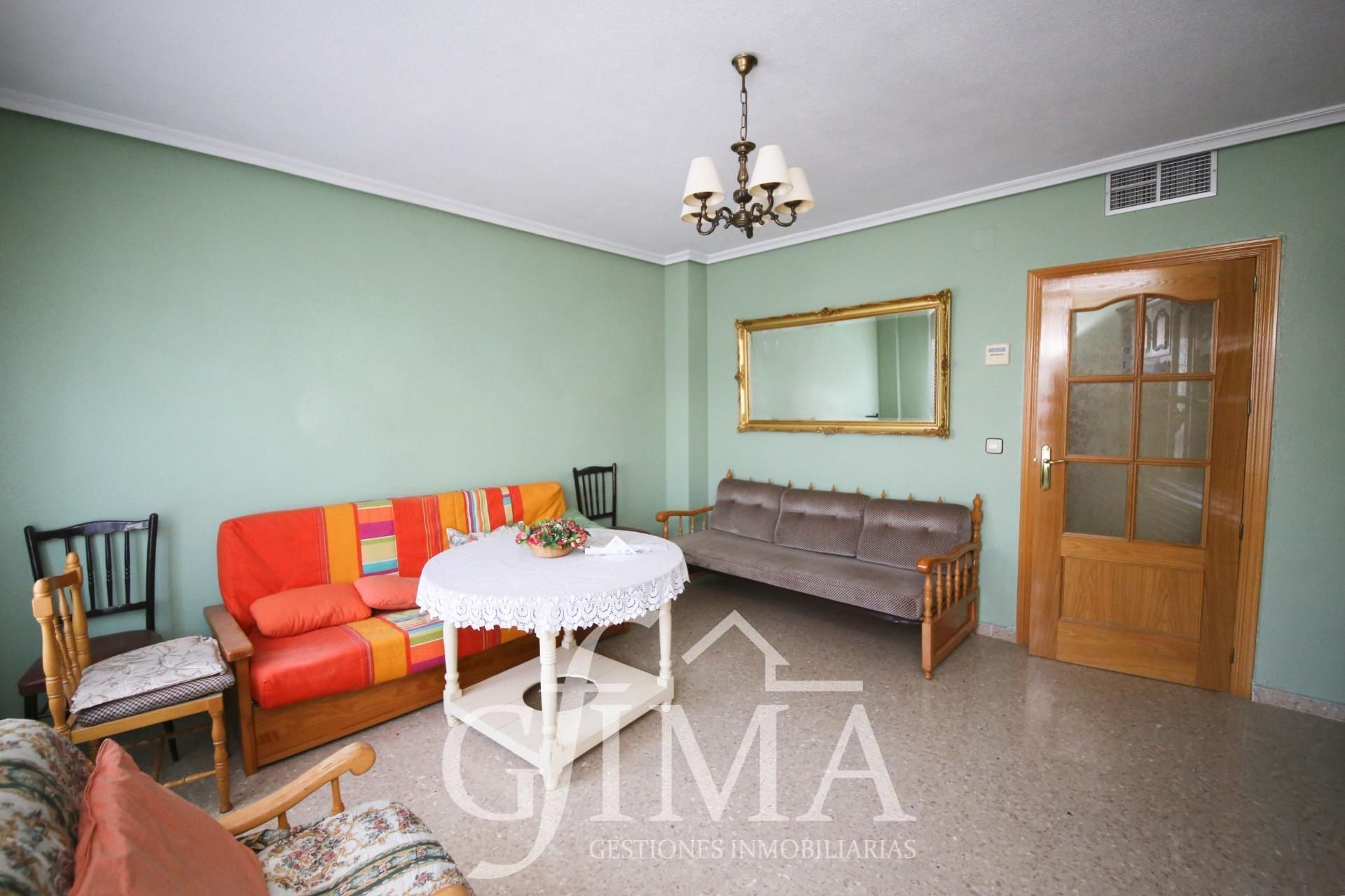 Sala d'estar de Pis en venda en Argamasilla de Alba amb Aire condicionat