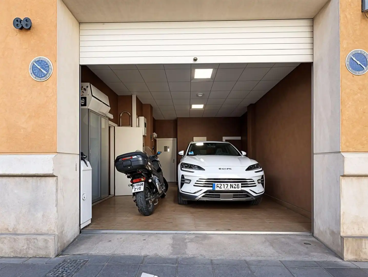 Parking of Houses for sale in Valencia  with Air Conditioner, Heating and Parquet flooring